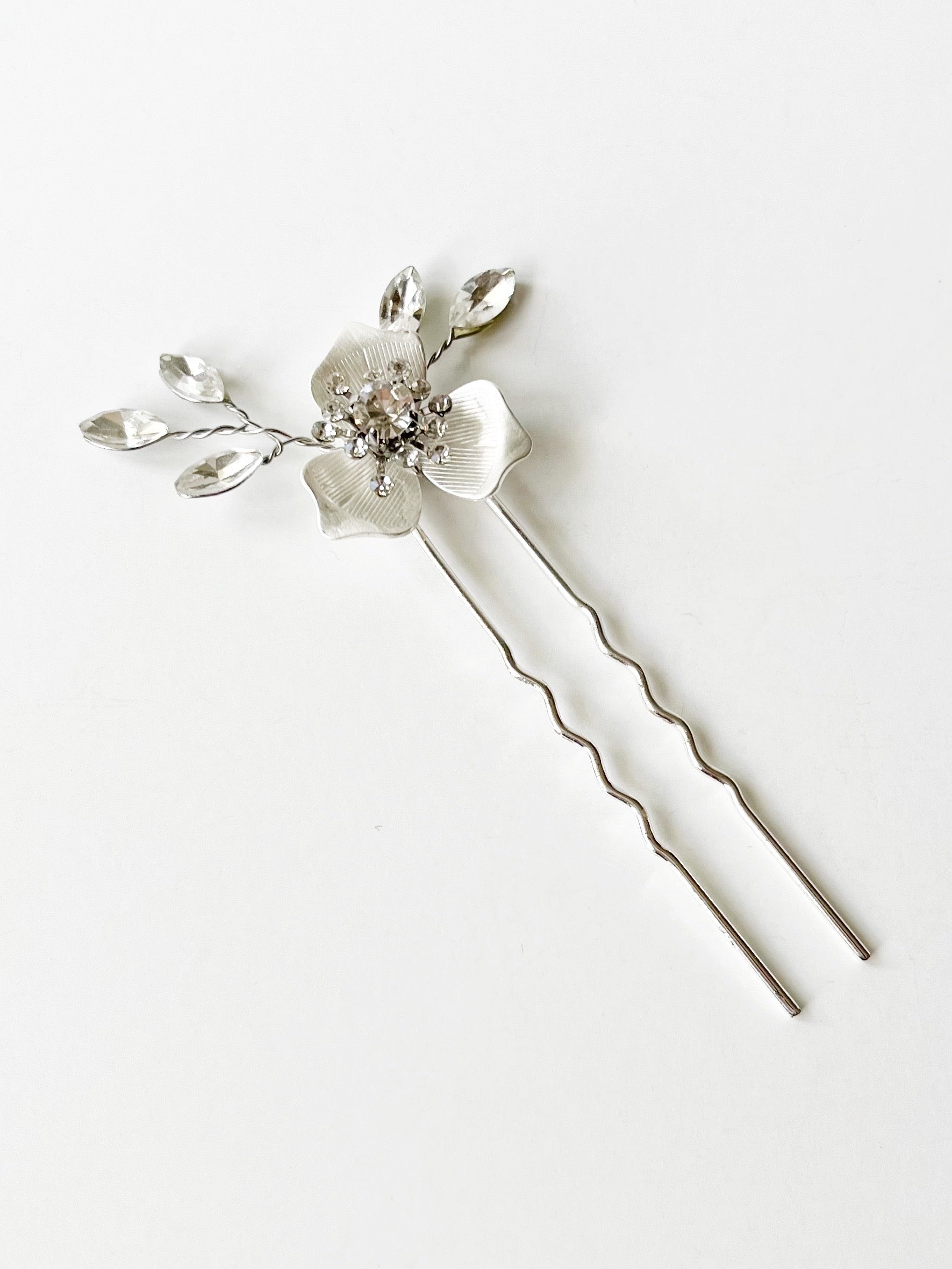 floral bridal hairpiece