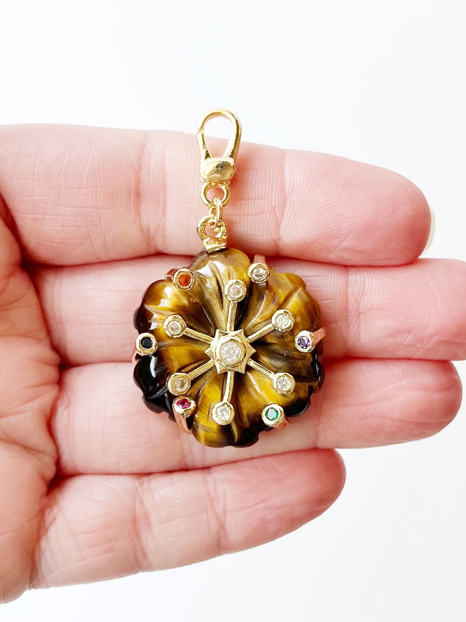 brown flower pendant
