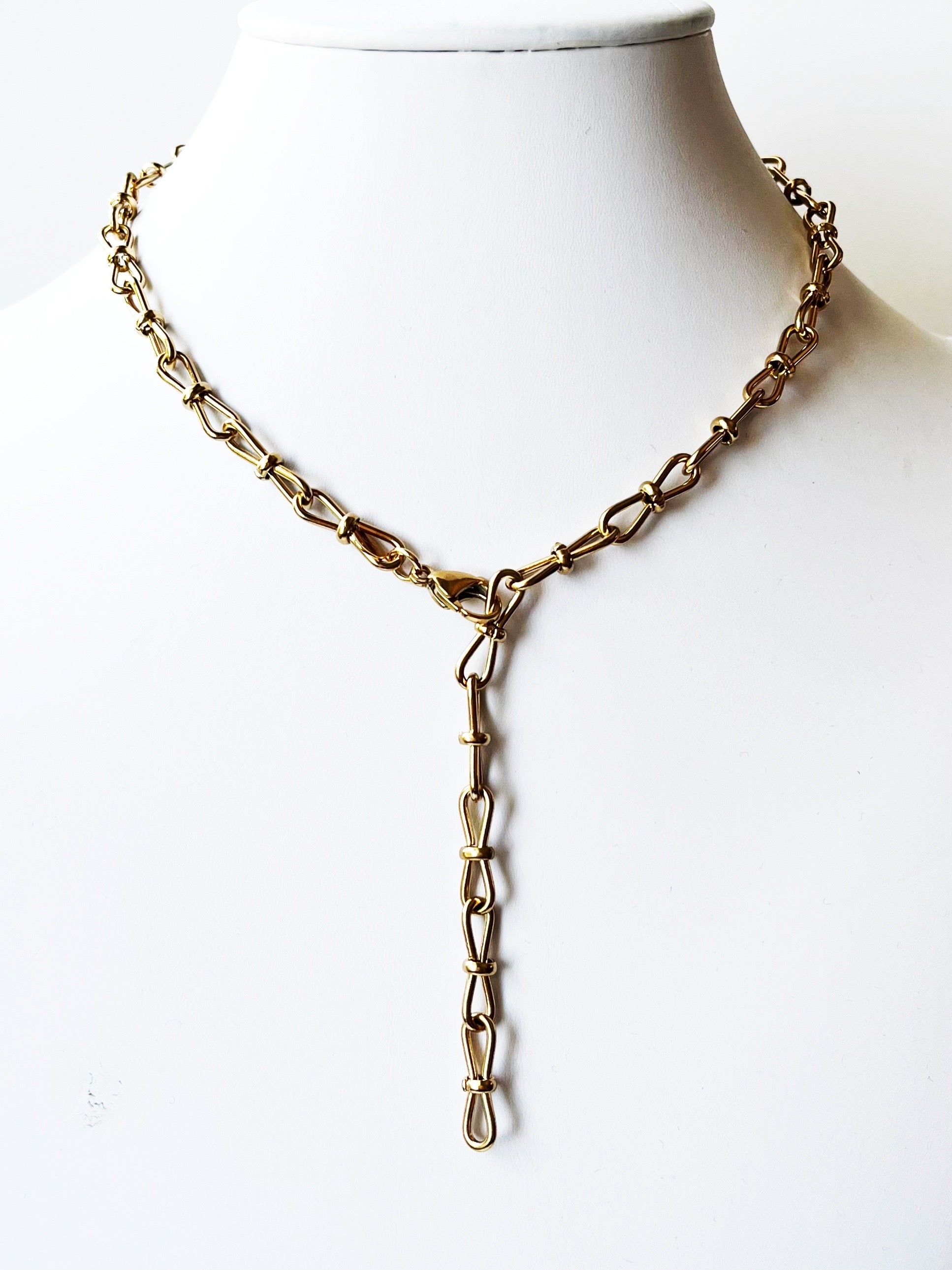 gold figure eight link chain neclace