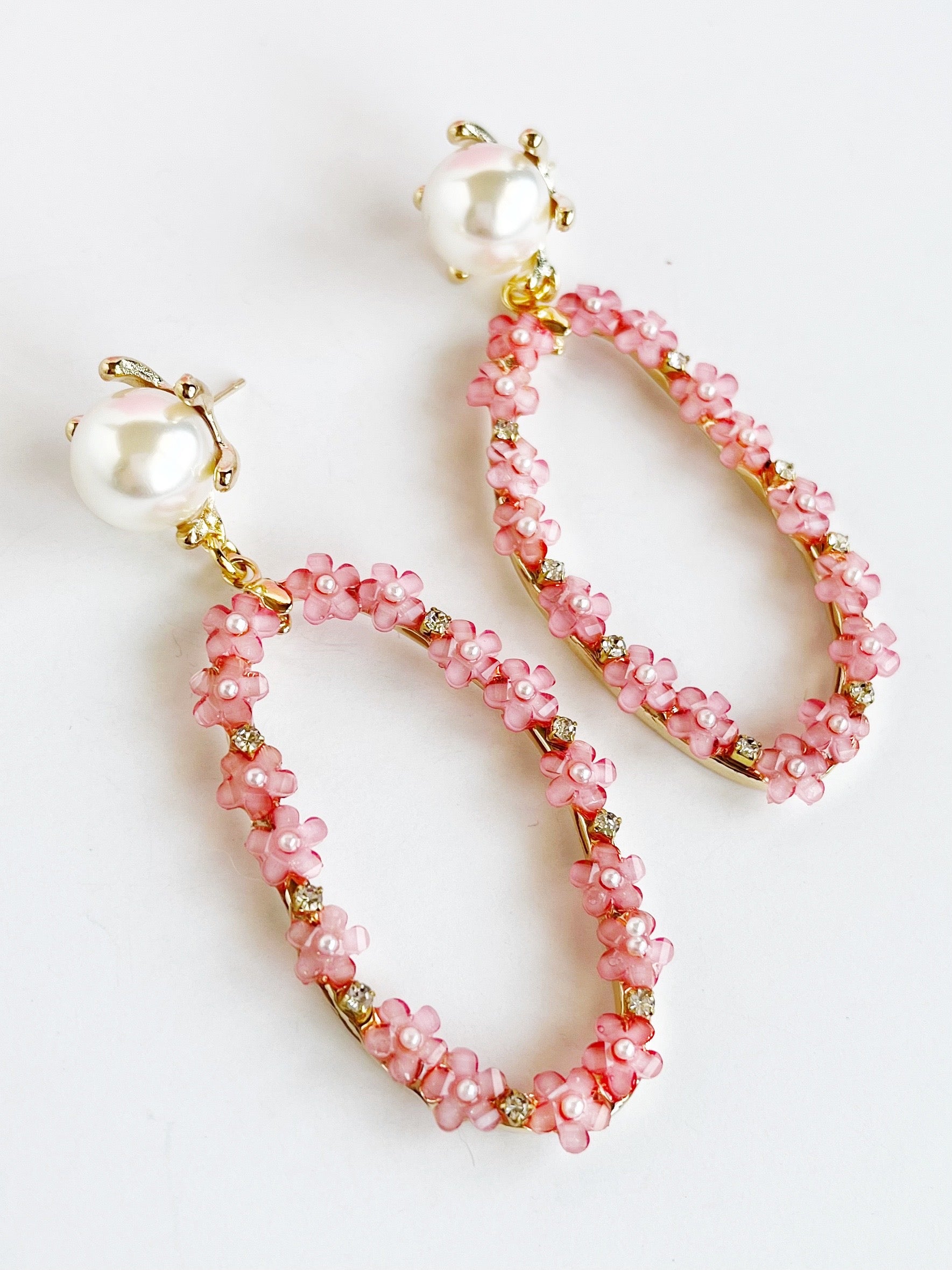 Pink glass flower and pearl long earrings